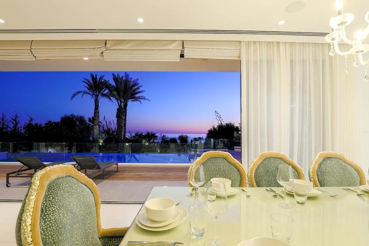 Palace Of Mediterranean Beachfront Villa 圣纳帕