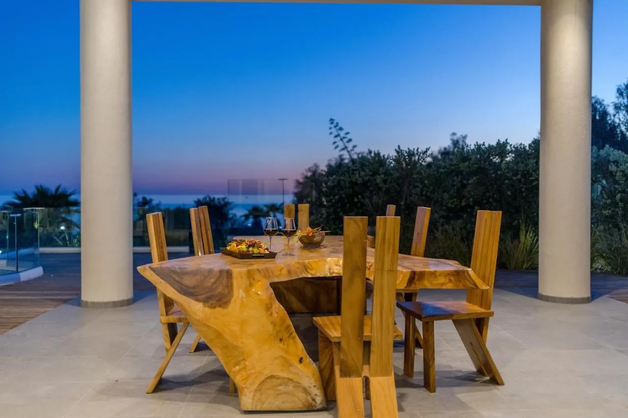 Palace Of Mediterranean Beachfront Villa 圣纳帕